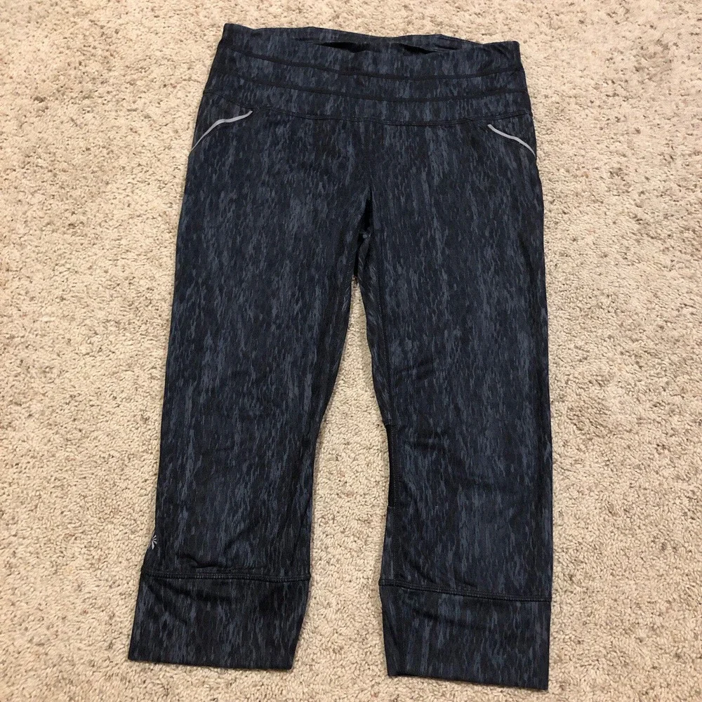 ATHLETA size M Reptile Relay Capri BLUE- GRAY BLACK 212405 Z22